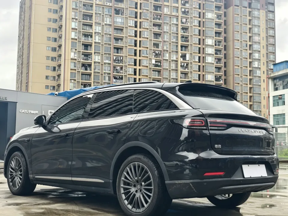 Leapmotor Zero running C11 Extended Range 300 Premium Edition 2024 — миниатюра 4