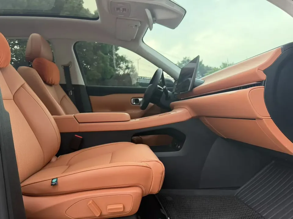 Leapmotor Zero running C10 Pure Electric 530 Smart Edition 2025 — миниатюра 5