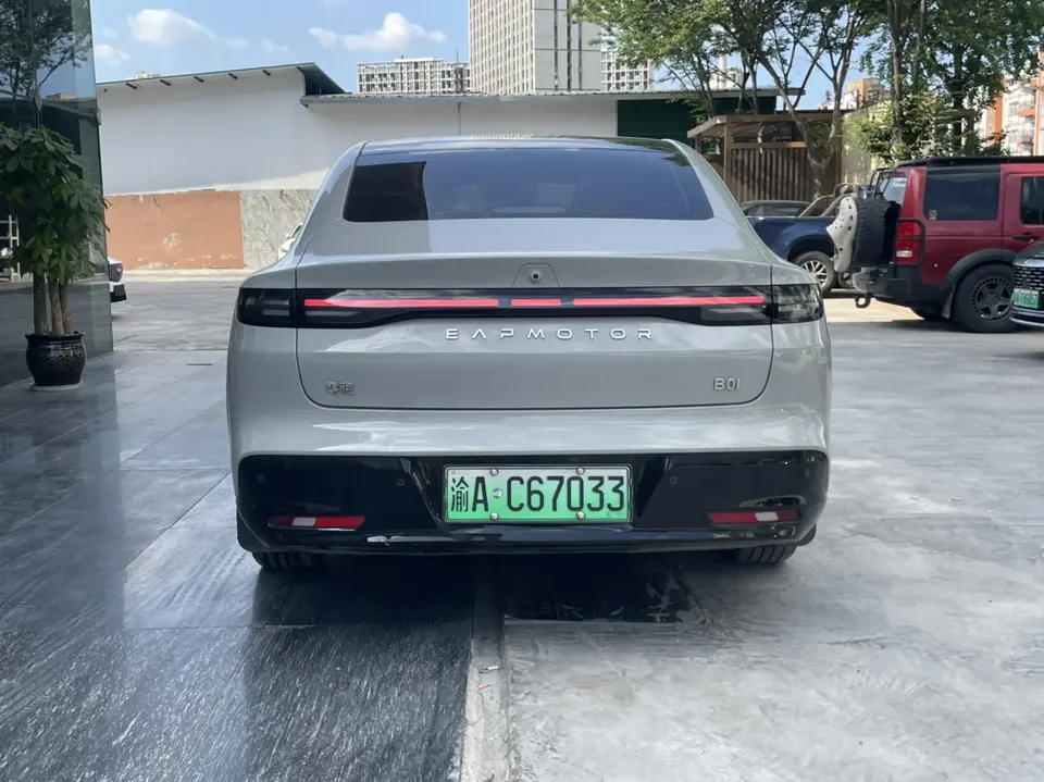 Leapmotor Leap running B01 650 Enjoy Edition 2025 — миниатюра 2