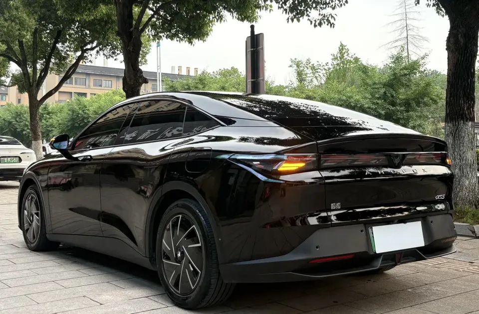 ARCFOX Extreme Fox JiFox Alpha S5 560PRO 185kW 2025 — миниатюра 2