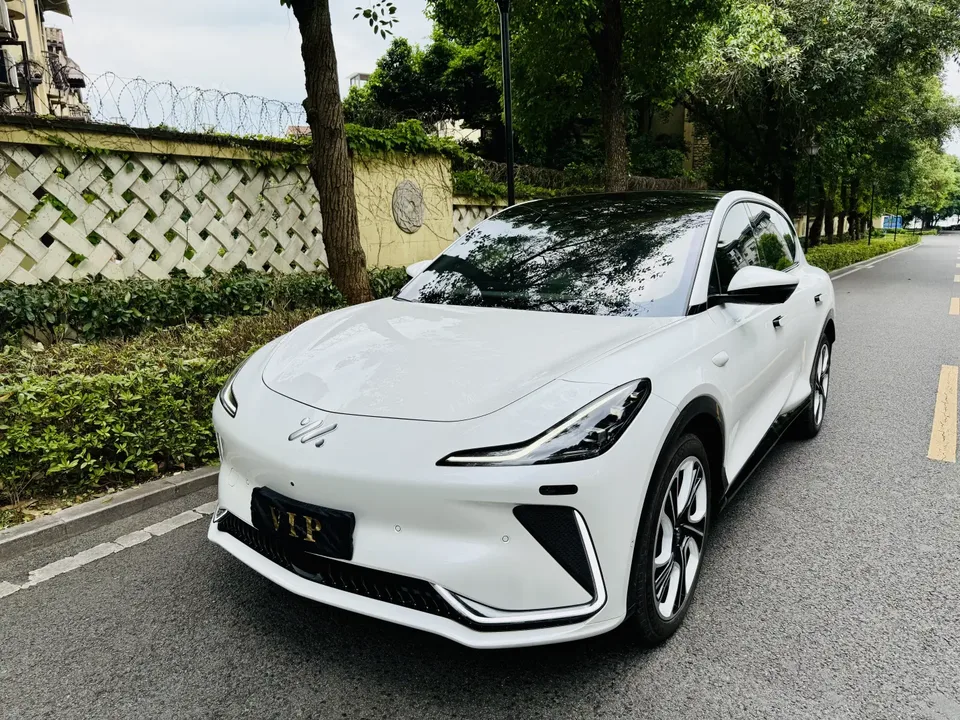 IM Motors IM LS7 Zhiji LS7 Elite 4WD 2023 — photo 1, buy with delivery to Moscow