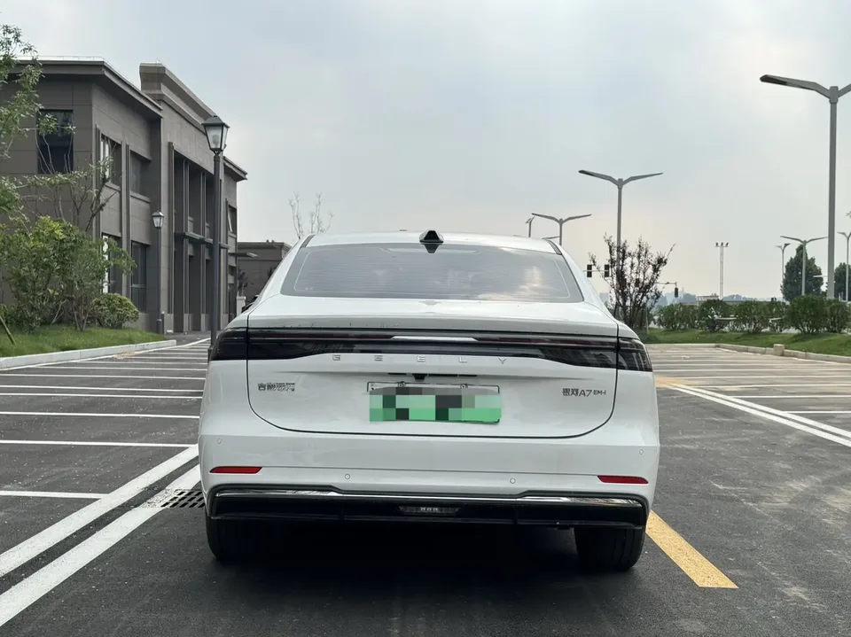 Geely Galaxy A7 EM 150km Explorer+ Edition 2025 — миниатюра 2