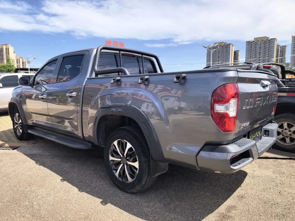 Datong Interstellar Star L 2.0T manual diesel two-wheel drive elite version long box 2023 — миниатюра 4