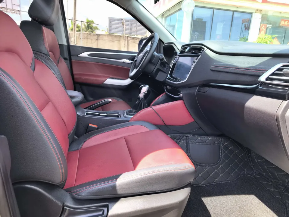 Datong Interstellar Star L 2.0T manual diesel two-wheel drive elite version long box 2023 — миниатюра 5