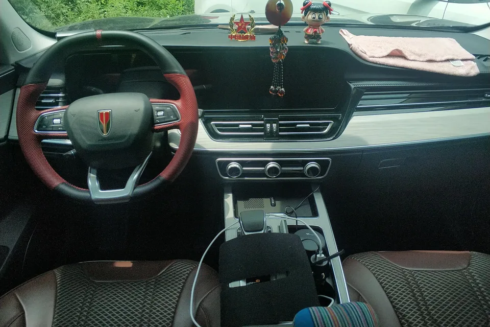 Hongqi HS5 Hongqi HS5 2025 2.0T 2WD Shadow Edition 2025 — миниатюра 4