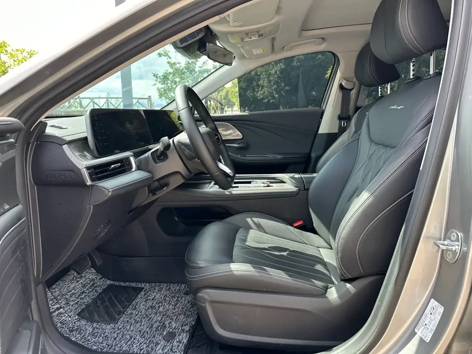 Chery Arrizo 8 1.6TGDI DCT Elegant 2023 — миниатюра 3