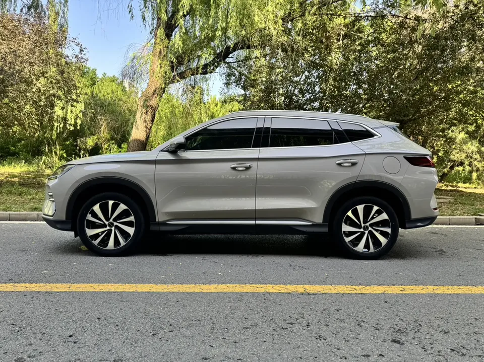 BYD Song PLUS EV Honor Edition 520KM Premium Edition 2024 — миниатюра 4