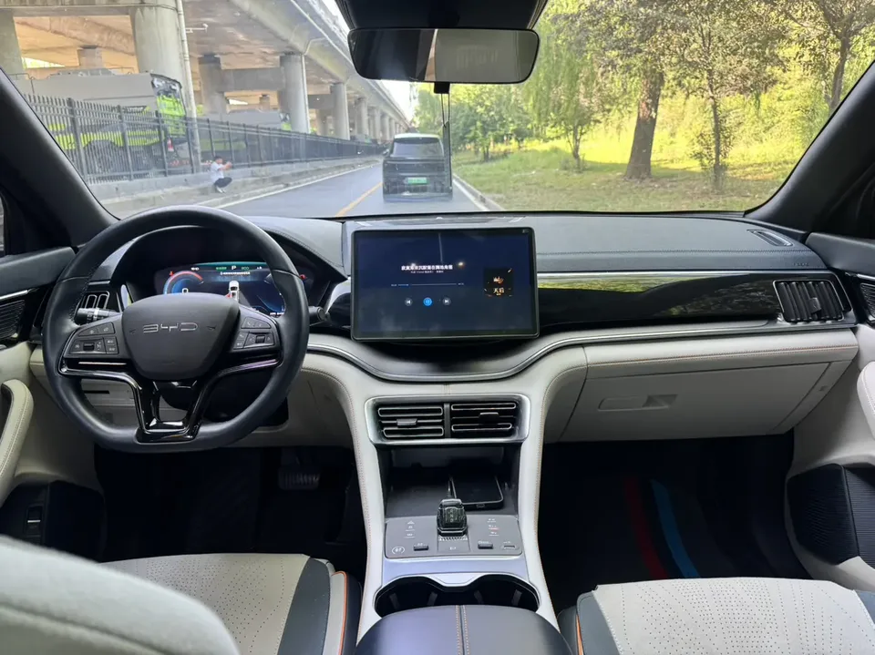 BYD Song PLUS EV Honor Edition 520KM Premium Edition 2024 — миниатюра 5
