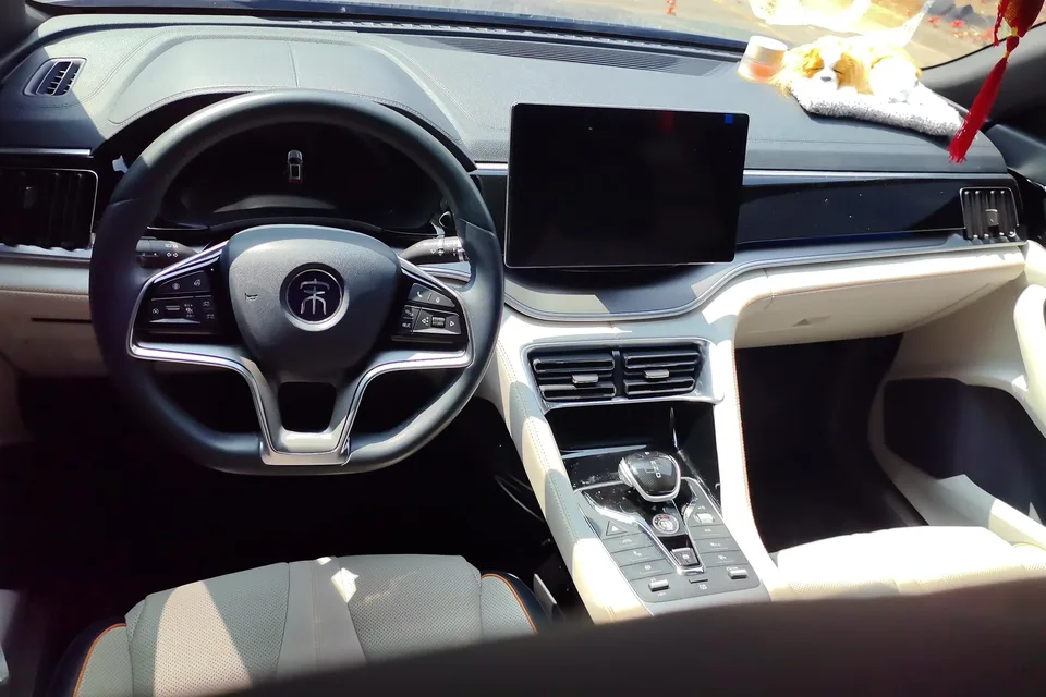 BYD Song PLUS DM DM-i 110KM 2WD Flagship PLUS 2022 — миниатюра 4