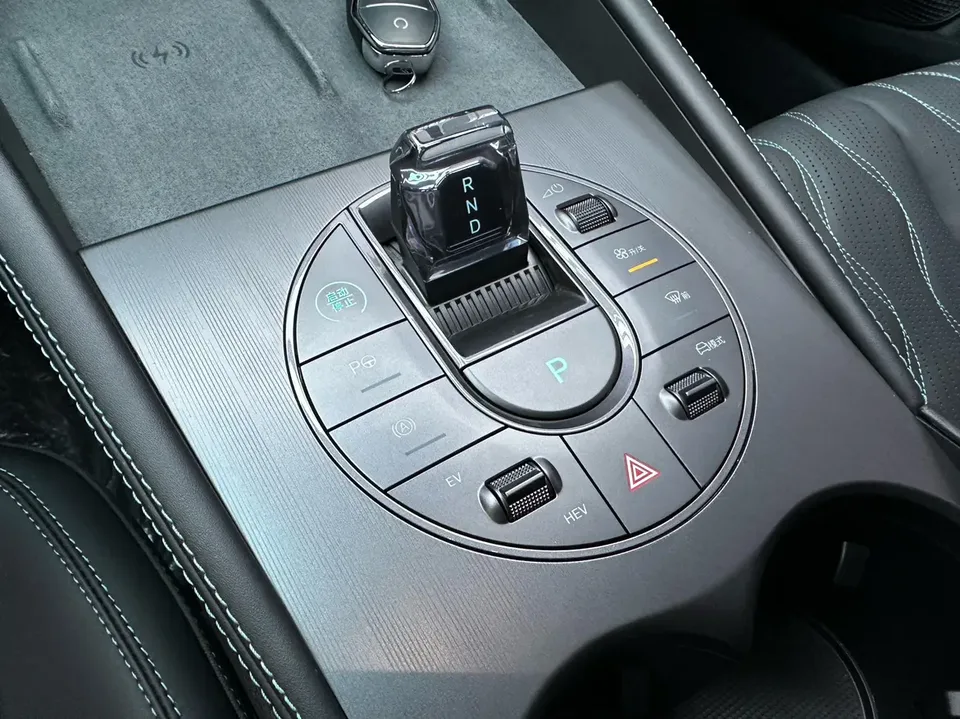 BYD Seal 06DM Intelligent Driving Edition DM-i 120KM Flagship Model 2025 — миниатюра 3