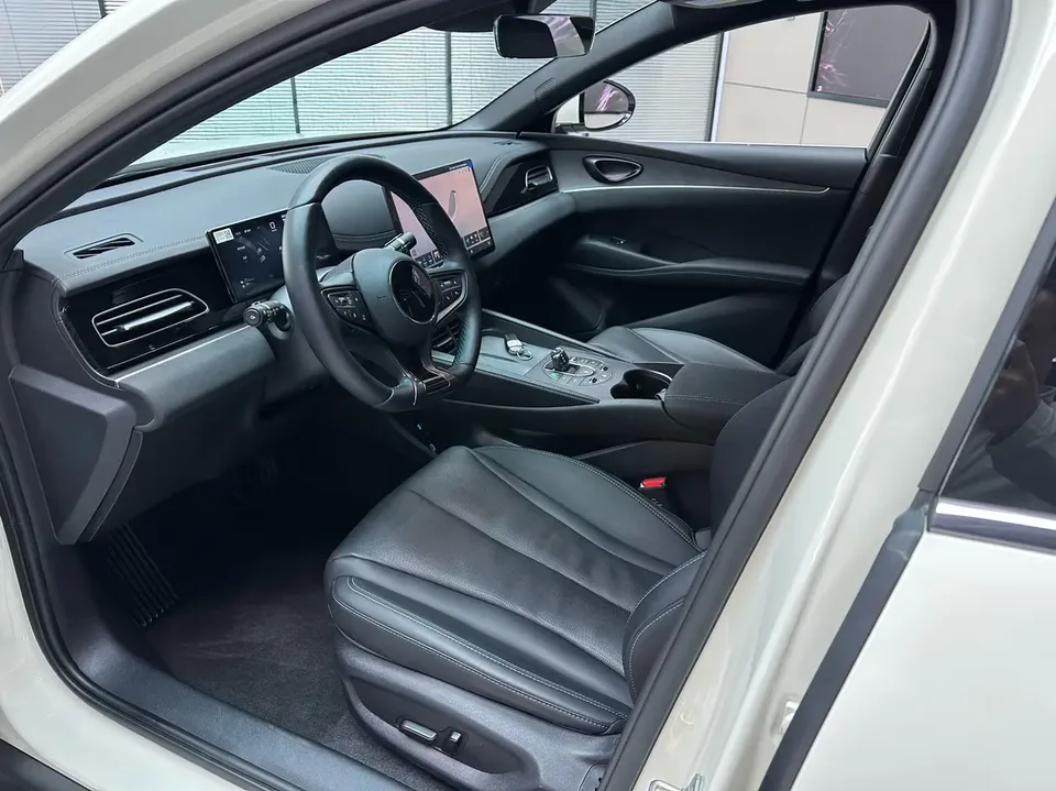 BYD Seal 06DM Intelligent Driving Edition DM-i 120KM Premium Edition 2025 — миниатюра 3