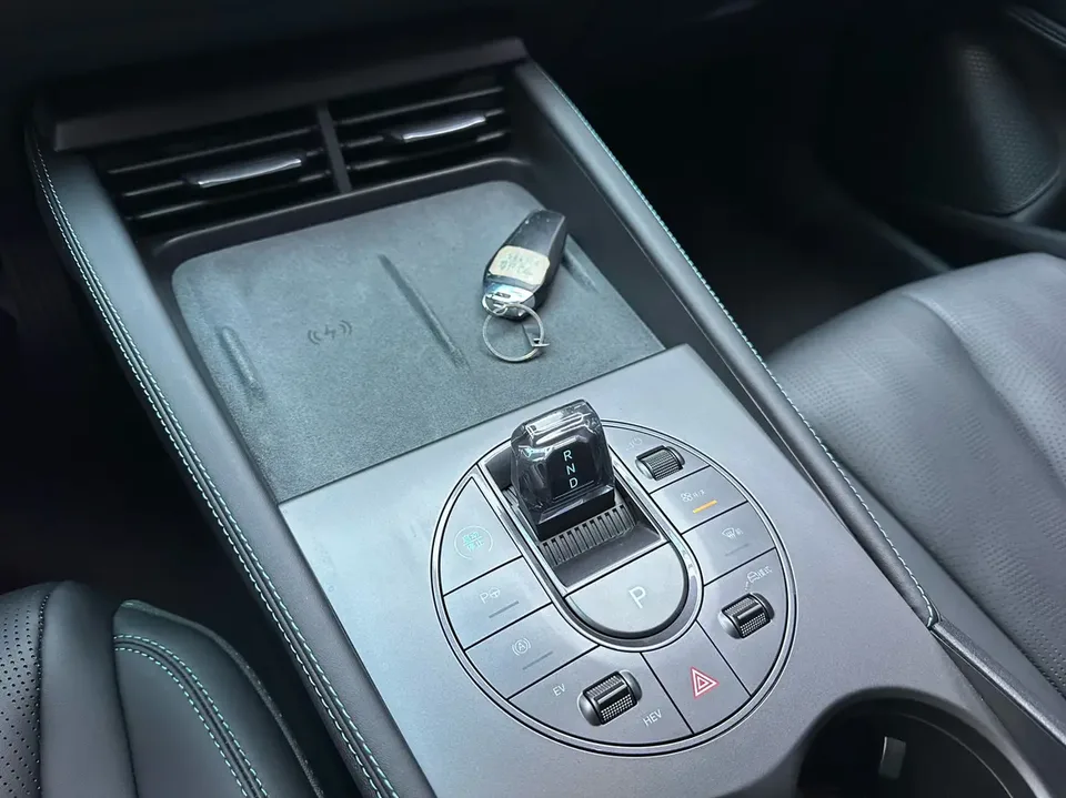 BYD Seal 06DM Intelligent Driving Edition DM-i 120KM Premium Edition 2025 — миниатюра 5