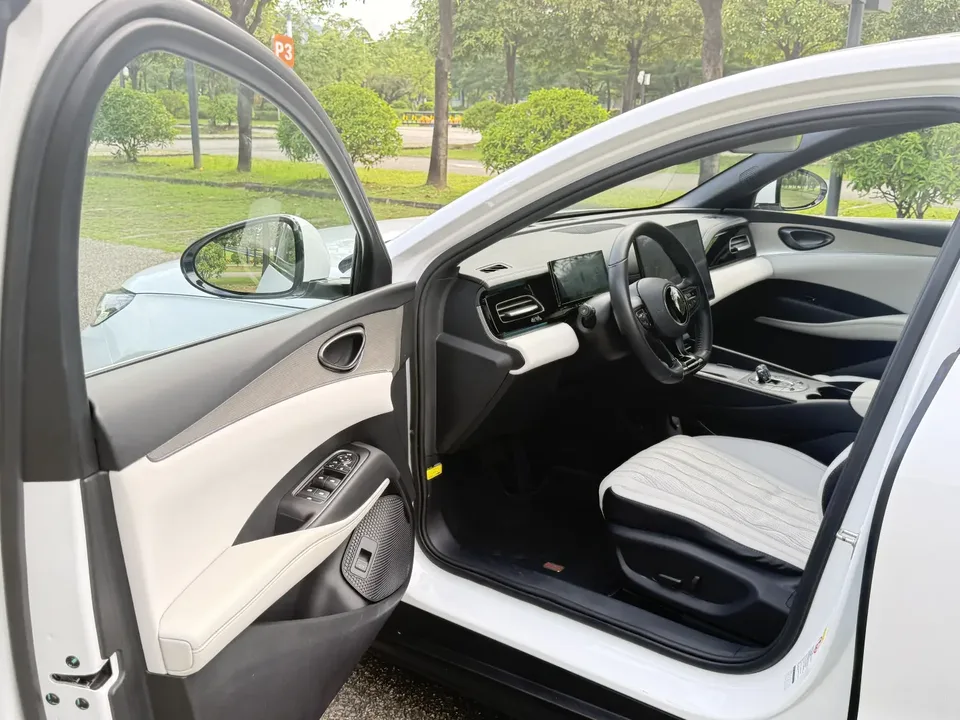 BYD Seal 06DM DM-i 120KM Flagship Model 2024 — миниатюра 4