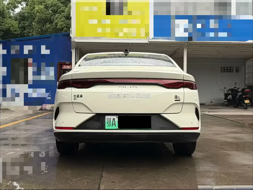 BYD Qin L EV 545km Surpassing Edition 2026 — миниатюра 2