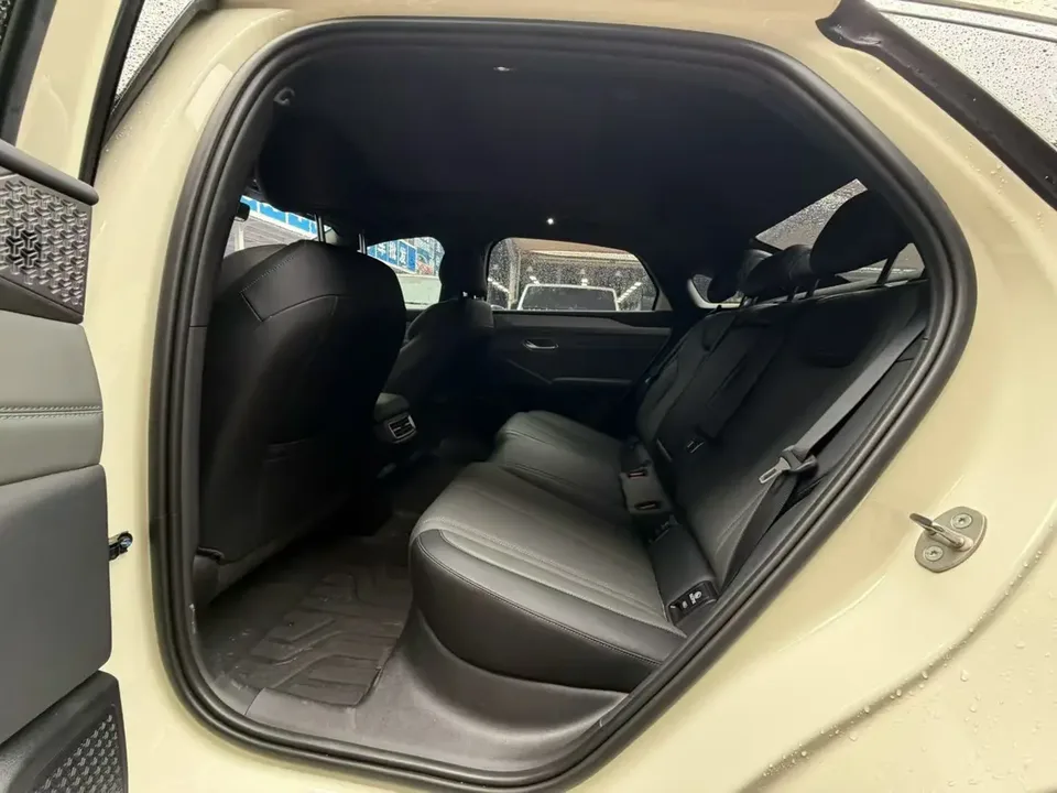BYD Qin L EV 545km Surpassing Edition 2026 — миниатюра 3