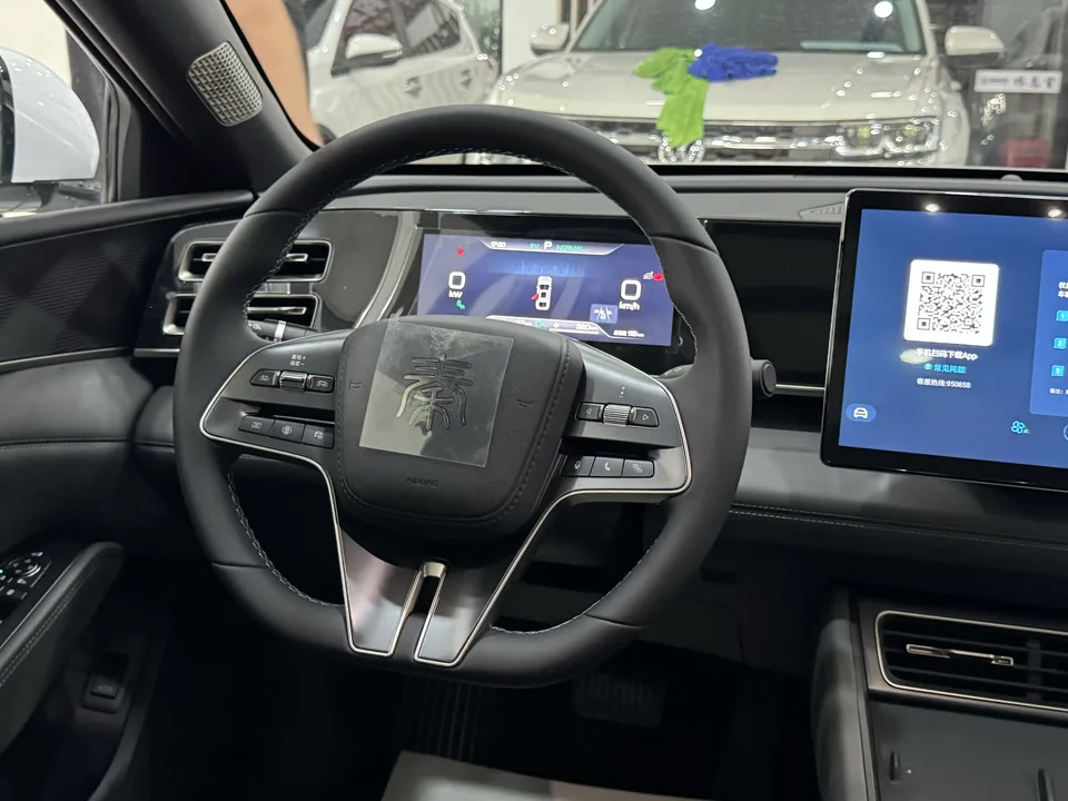 BYD Qin L DM DM-i 120KM Beyond Edition 2025 — миниатюра 5