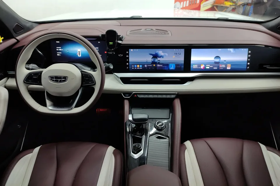 Geely Monjaro Xingyue L 2024 2.0TD High Power Automatic 2WD Yunqi Edition 2024 — миниатюра 5