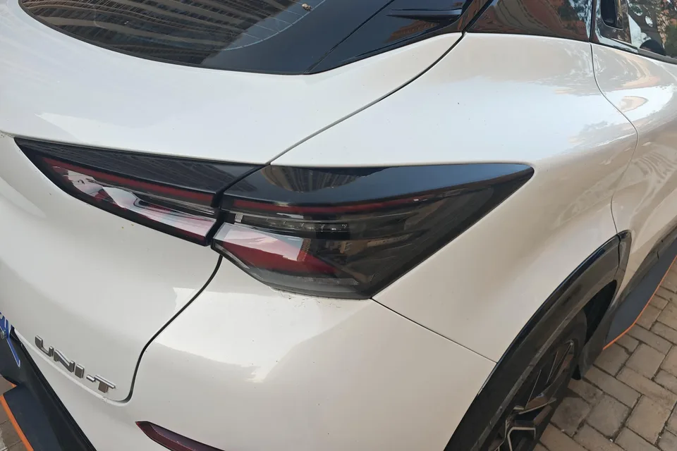 Changan UNI-T 1.5T exclusive model 2023 — миниатюра 2