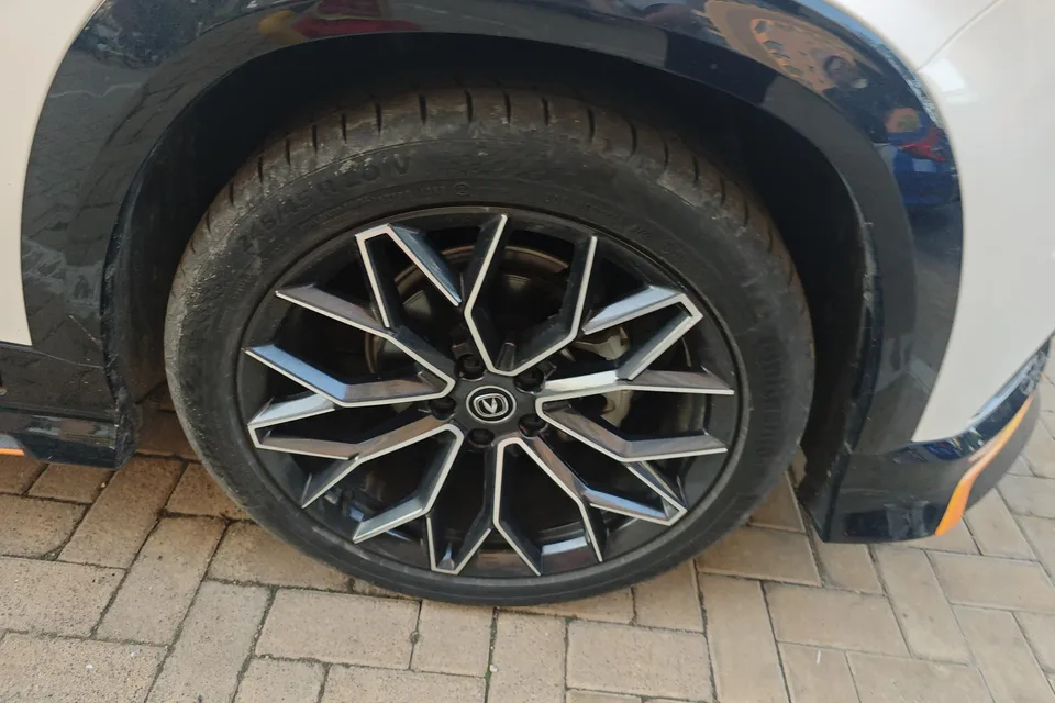 Changan UNI-T 1.5T exclusive model 2023 — миниатюра 3