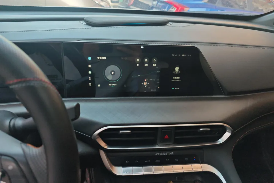 Changan UNI-T 1.5T exclusive model 2023 — миниатюра 4