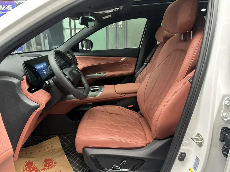Changan CS75PLUS Changan CS75 PLUS 2025 fourth generation 1.5T New Blue Whale Smart Premium Edition 2025 — миниатюра 5