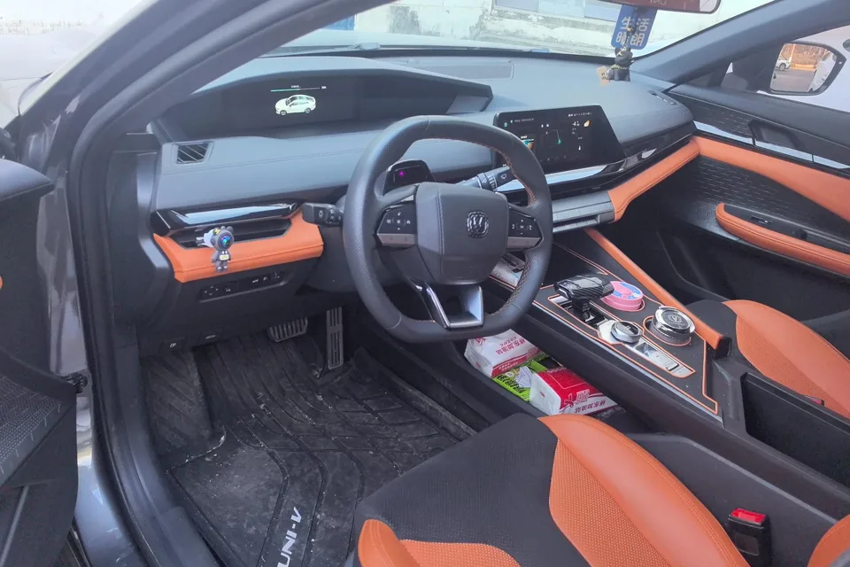 Changan UNI-V 1.5T Sports Edition 2024 — миниатюра 3