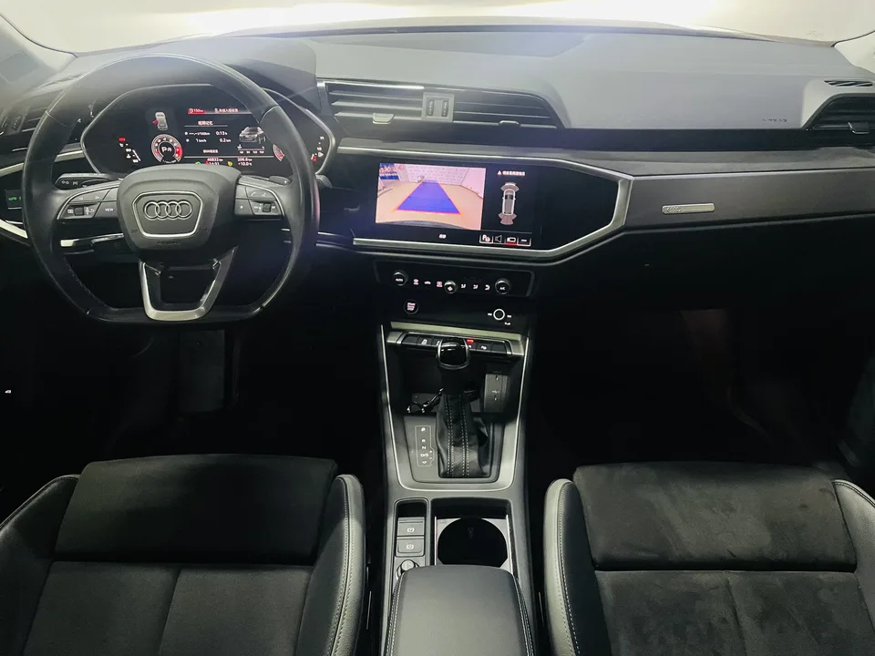 Audi Q3 35 TFSI Fashion Dynamic Edition (1.5T) 2023 — миниатюра 4