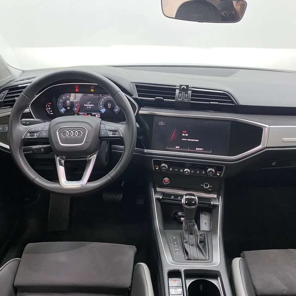 Audi Q3 Audi Q3 2022 35 TFSI aggressive and dynamic model 2022 — миниатюра 4
