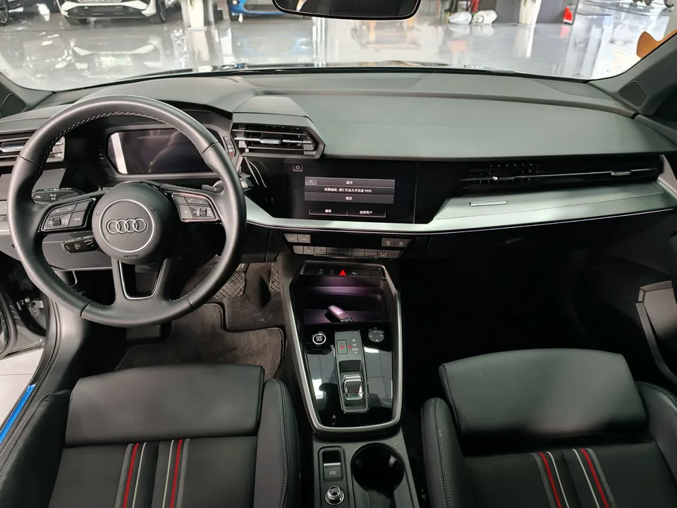 Audi A3 facelift Sportback 35 TFSI stylish and sporty 2023 — миниатюра 3