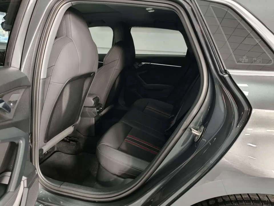 Audi A3 facelift Sportback 35 TFSI stylish and sporty 2023 — миниатюра 4