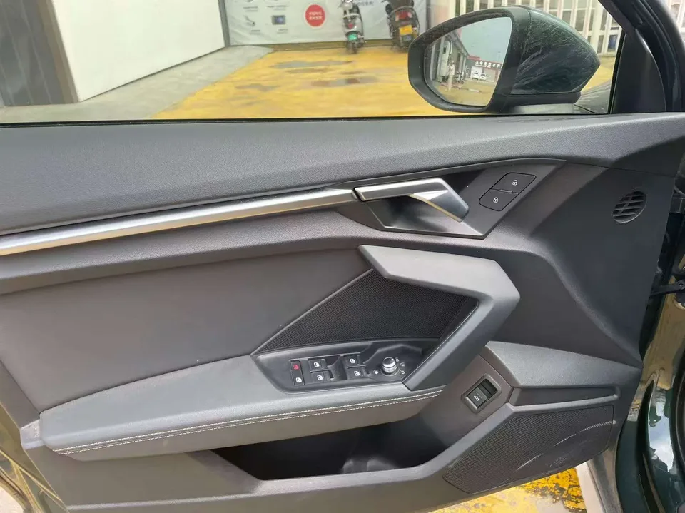 Audi A3 Sportback 35 TFSI stylish and sporty 2023 — миниатюра 2