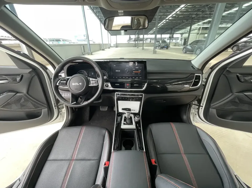Kia Run proudly Run proudly AOPAO 1.5L CVT New Edition 2023 — thumbnail 4