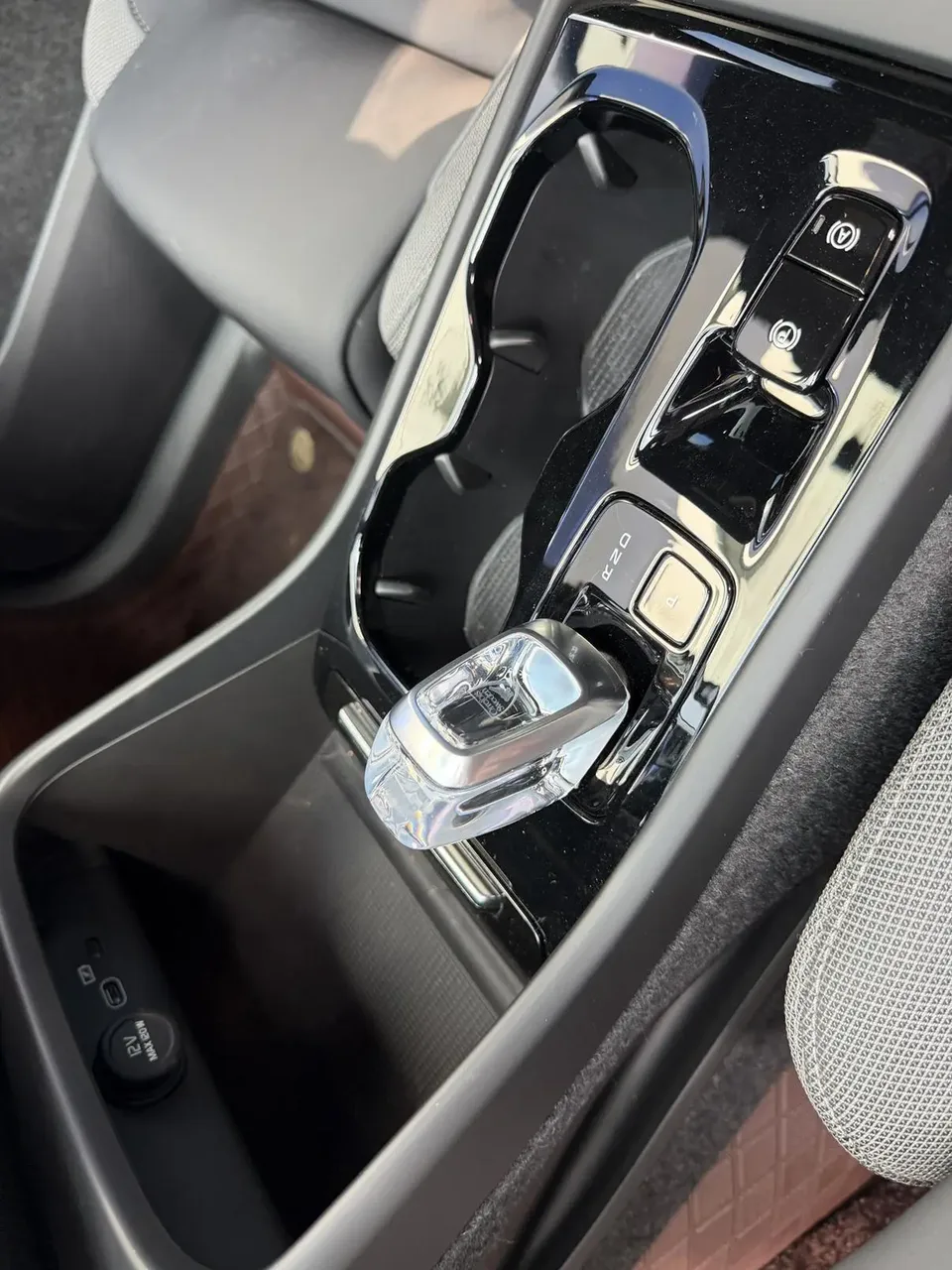 Volvo XC40 Volvo XC40 2024 B3 Zhiyuan Luxury Edition 2024 — миниатюра 3
