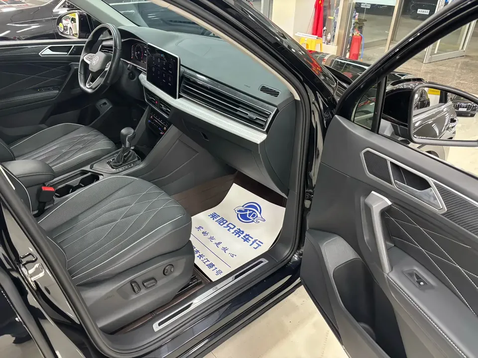 Volkswagen Tiguan L Tiguan L Tiguan L 2024 330TSI 2WD R-Line Enjoy Edition 2023 — thumbnail 2