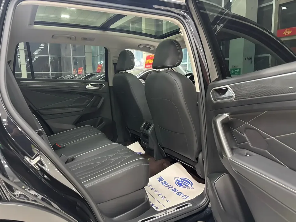Volkswagen Tiguan L Tiguan L Tiguan L 2024 330TSI 2WD R-Line Enjoy Edition 2023 — thumbnail 3
