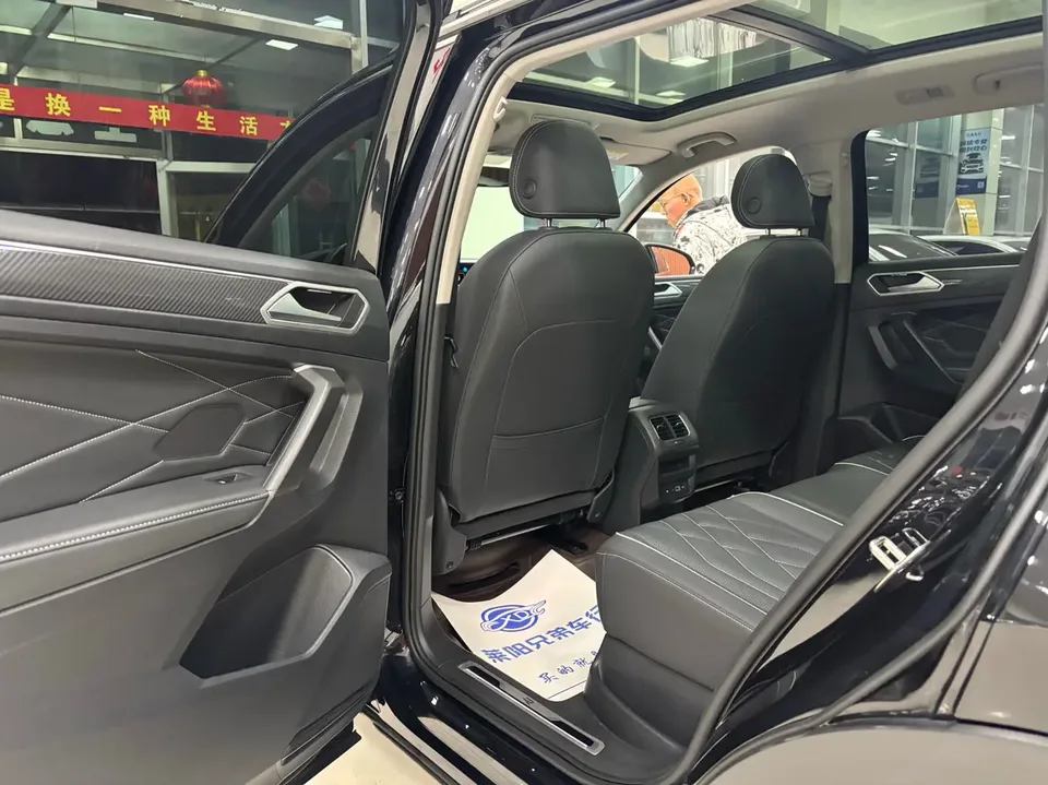 Volkswagen Tiguan L Tiguan L Tiguan L 2024 330TSI 2WD R-Line Enjoy Edition 2023 — thumbnail 5