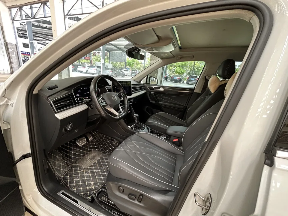 Volkswagen Tiguan L Tiguan L 2022 330TSI Automatic 2WD R-Line Enjoy Edition 2022 — миниатюра 5