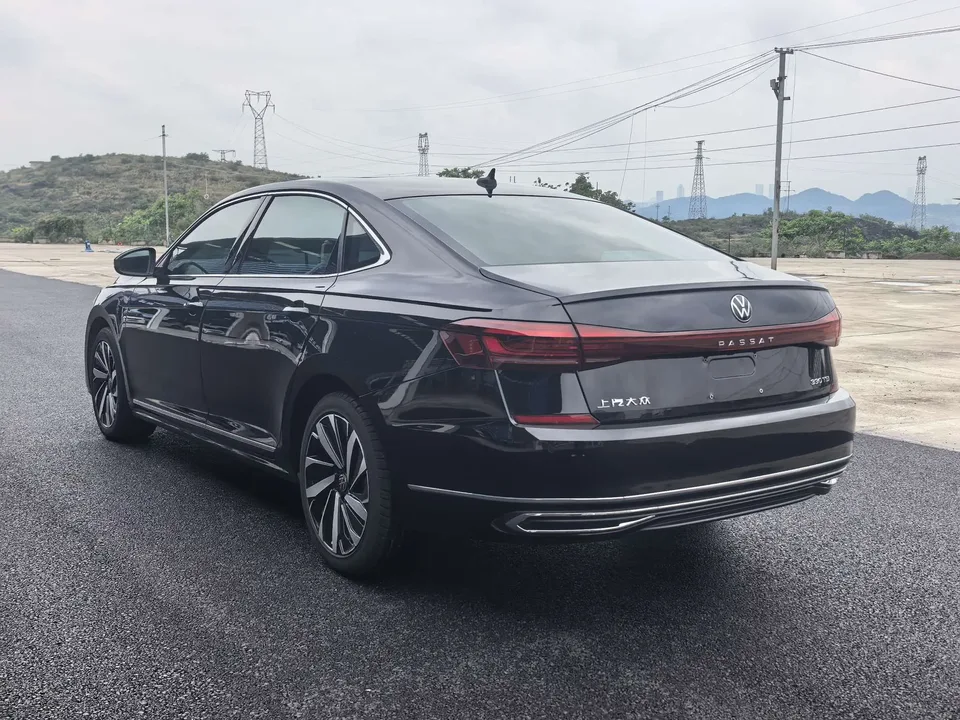 Volkswagen Passat Passat 2022 330TSI Star Elite Edition 2022 — миниатюра 4