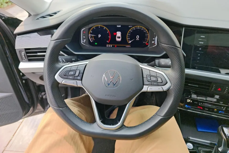 Volkswagen Passat Passat 2022 330TSI Premium Edition 2023 — миниатюра 4