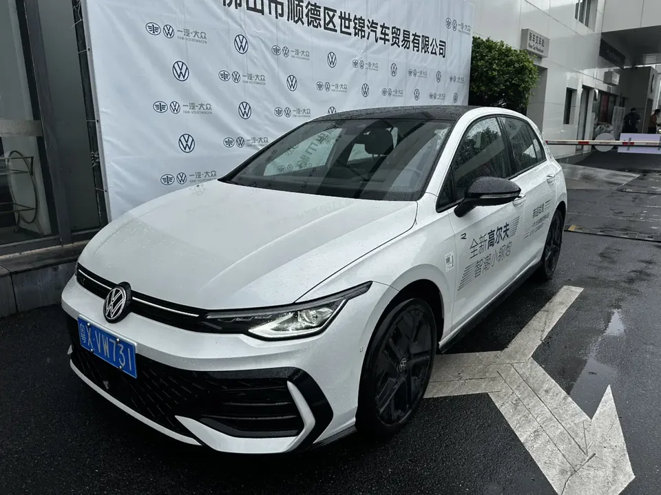 Volkswagen Golf 2024