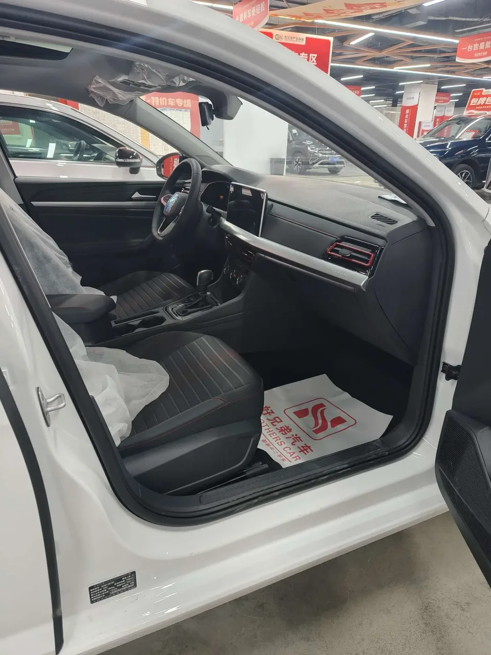 Volkswagen Lavida Lavida 2024 300TSI DSG Starry Sky Full Edition 2026 — миниатюра 3