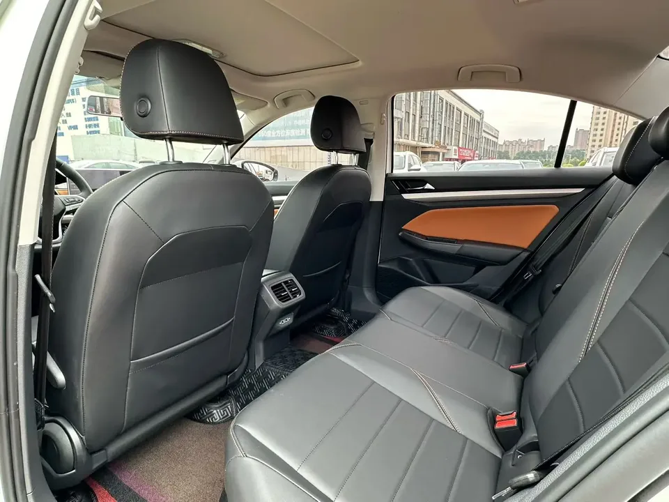 Volkswagen Bora Bora 2023 200TSI DSG Joy Edition 2023 — миниатюра 3