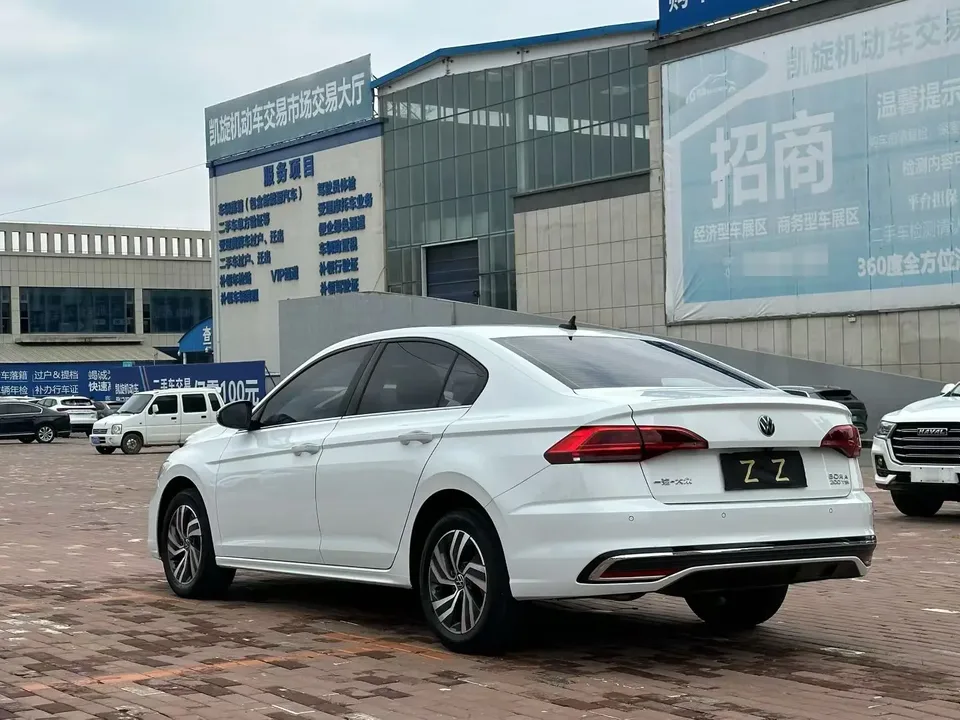 Volkswagen Bora Bora 2023 200TSI DSG Joy Edition 2023 — миниатюра 4
