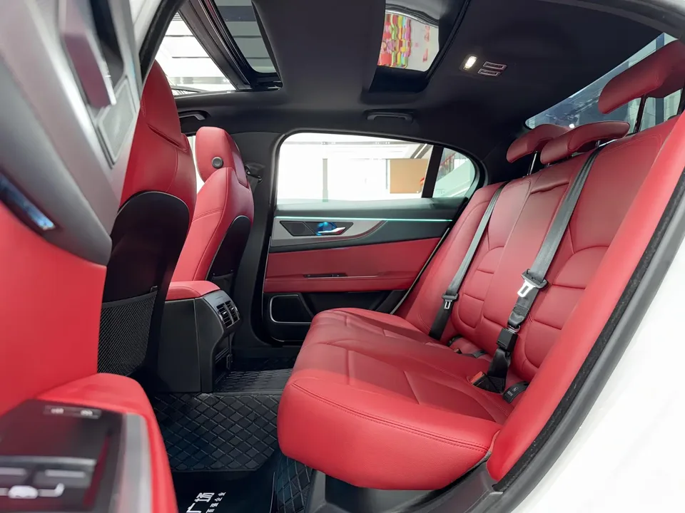 Jaguar XEL Jaguar XEL 2.0T 250PS R-DYNAMIC S Progressive Sports Edition 2023 — thumbnail 5