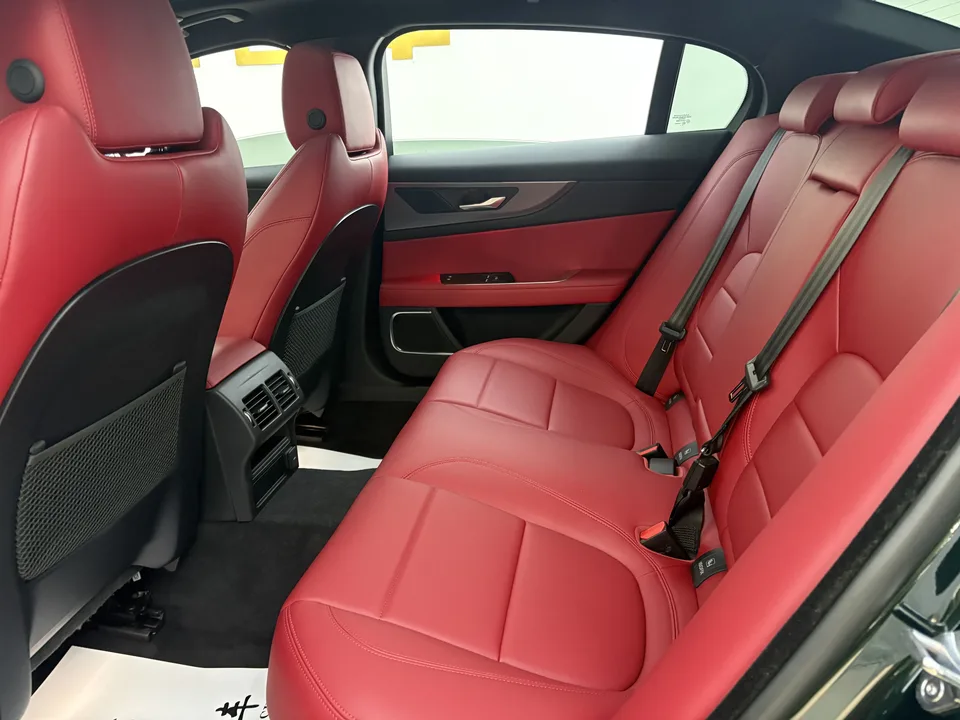 Jaguar XEL Jaguar XEL 2.0T 250PS R-DYNAMIC S Progressive Sports Edition 2023 — thumbnail 4