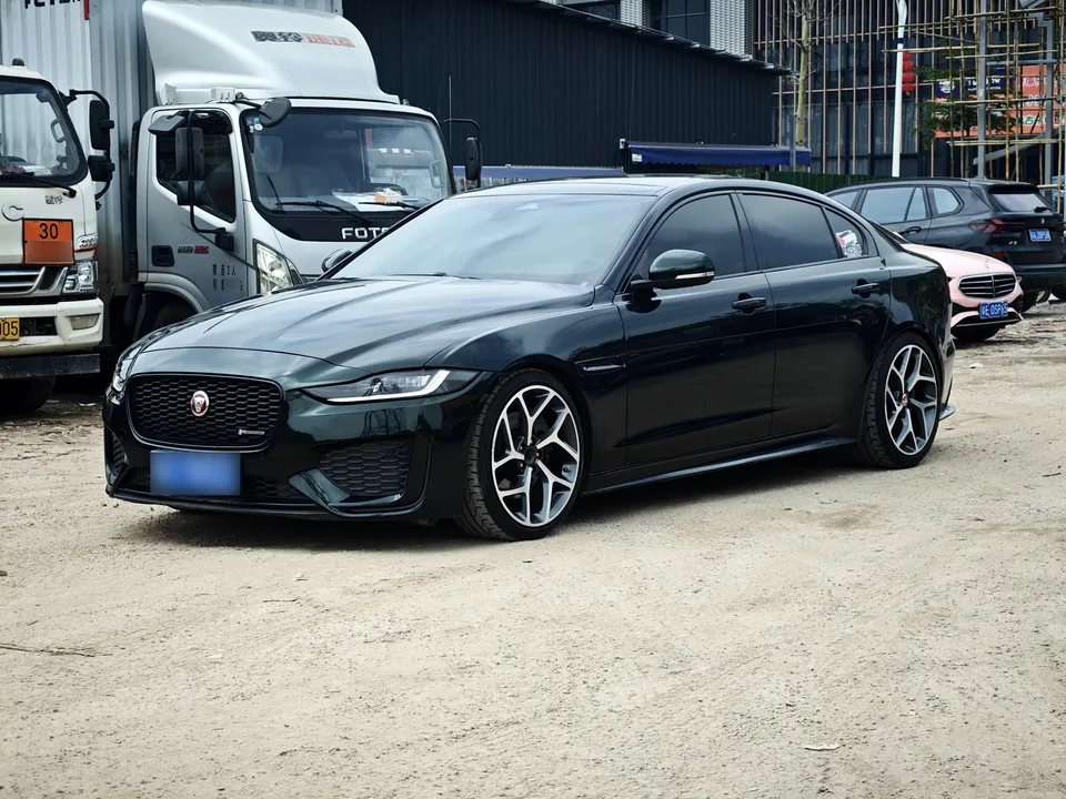 Jaguar XEL Jaguar XEL 2.0T 250PS R-DYNAMIC S Progressive Sports Edition 2023 — фото 1, купить с доставкой в Москву