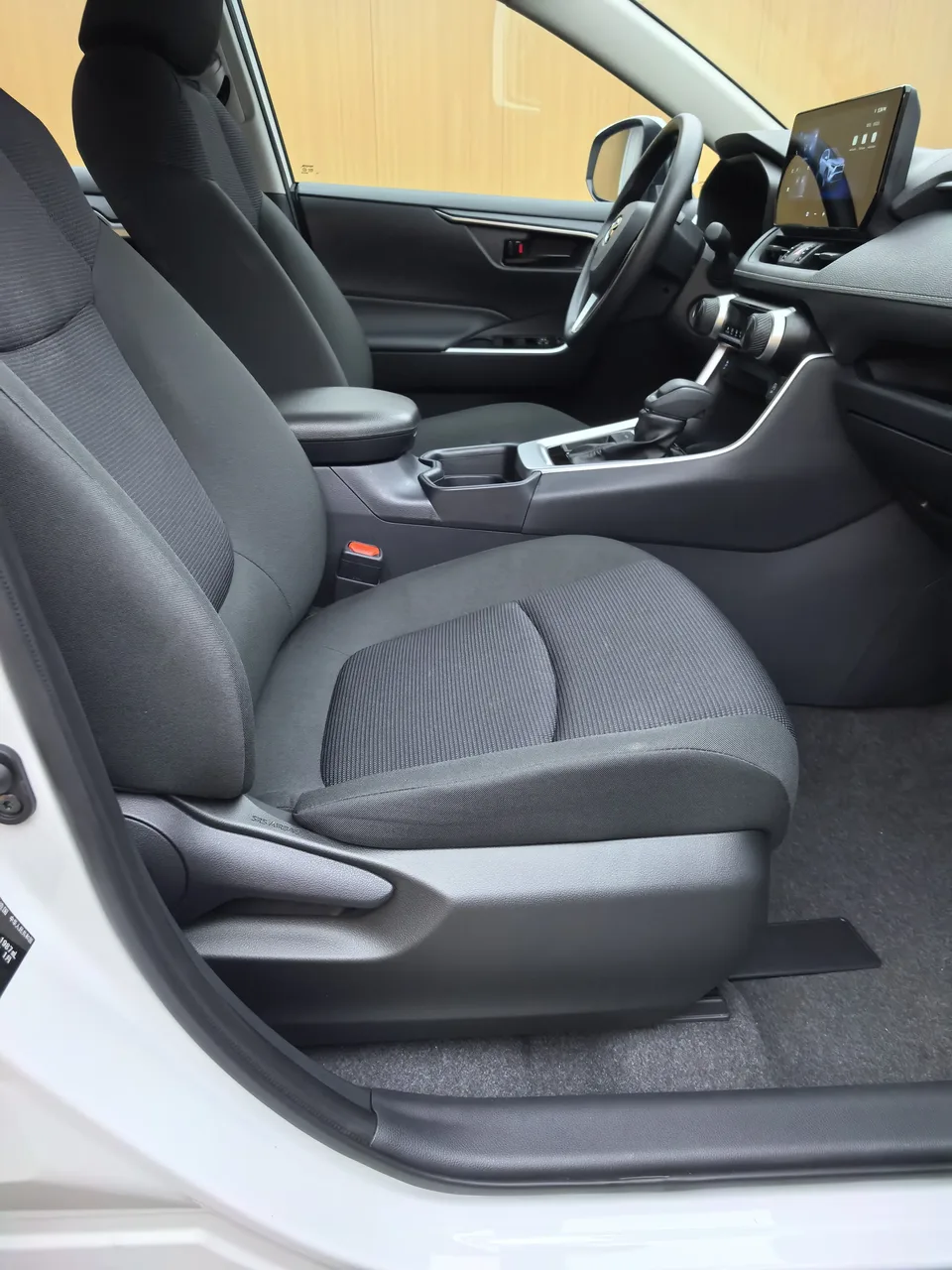 Toyota RAV4 2.0L CVT 2WD Urban Edition 2025 — миниатюра 5