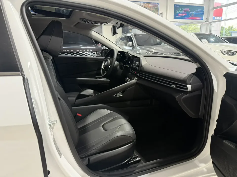 Hyundai Elantra 1.5L CVT GLX Elite Edition 2025 — миниатюра 2