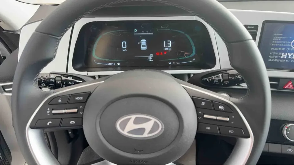 Hyundai Elantra 1.5L CVT GLX Elite Edition 2026 — миниатюра 5