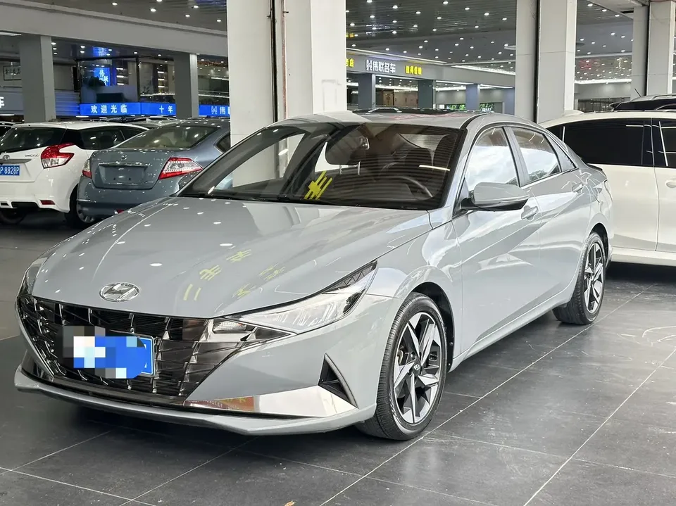 Hyundai Elantra 2022